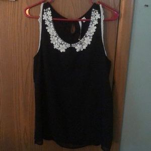Lace collar tank top blouse